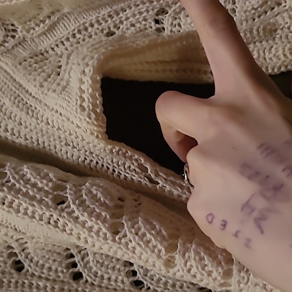 🟡🟡 American Eagle Women’s White Crop Top Sweater (size S) - Picture 5 of 7